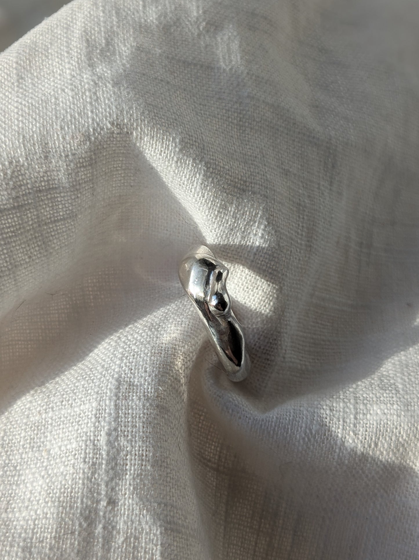 Smooth lava silver ring 1.1