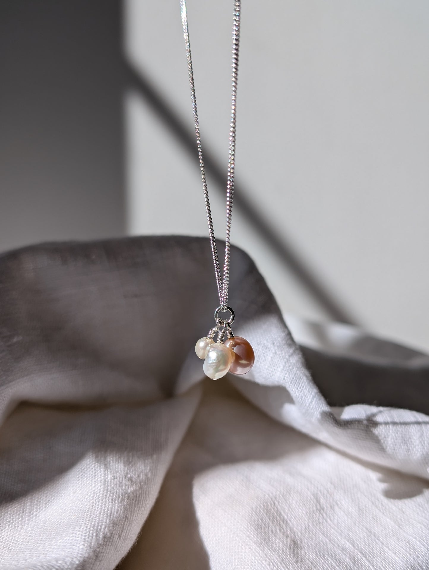 Terza pretty pearl pendant