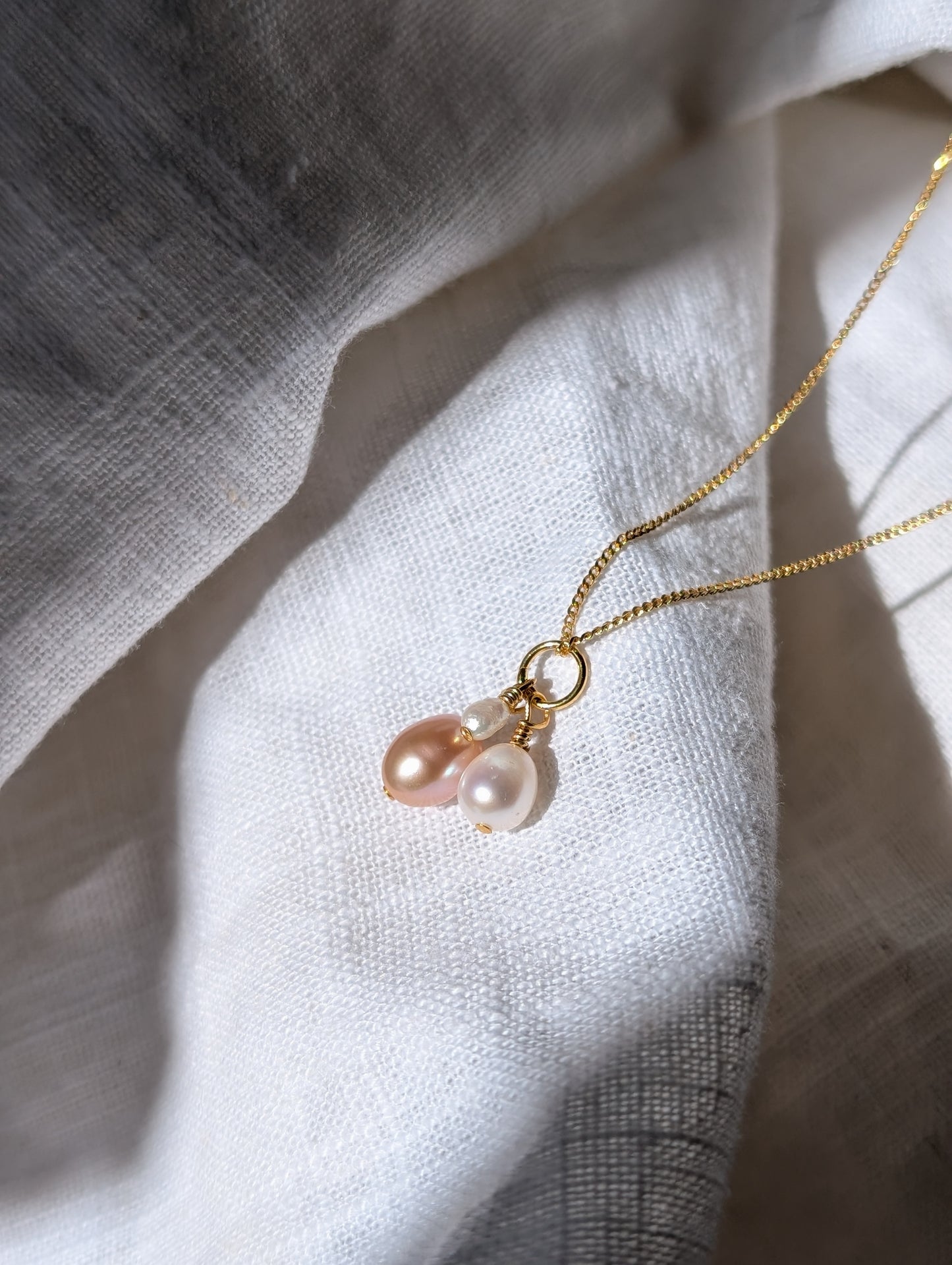 Terza pretty pearl pendant
