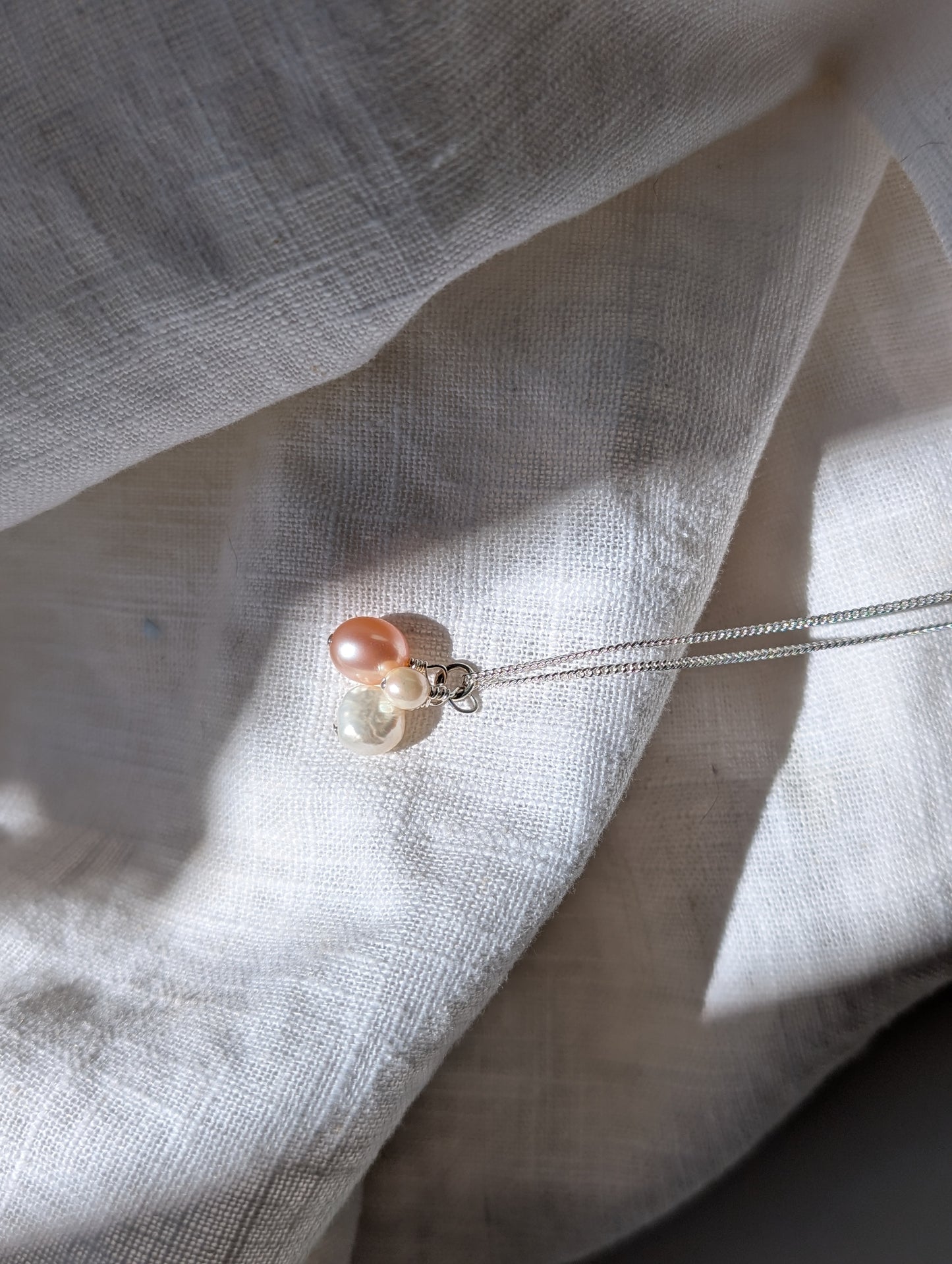 Terza pretty pearl pendant