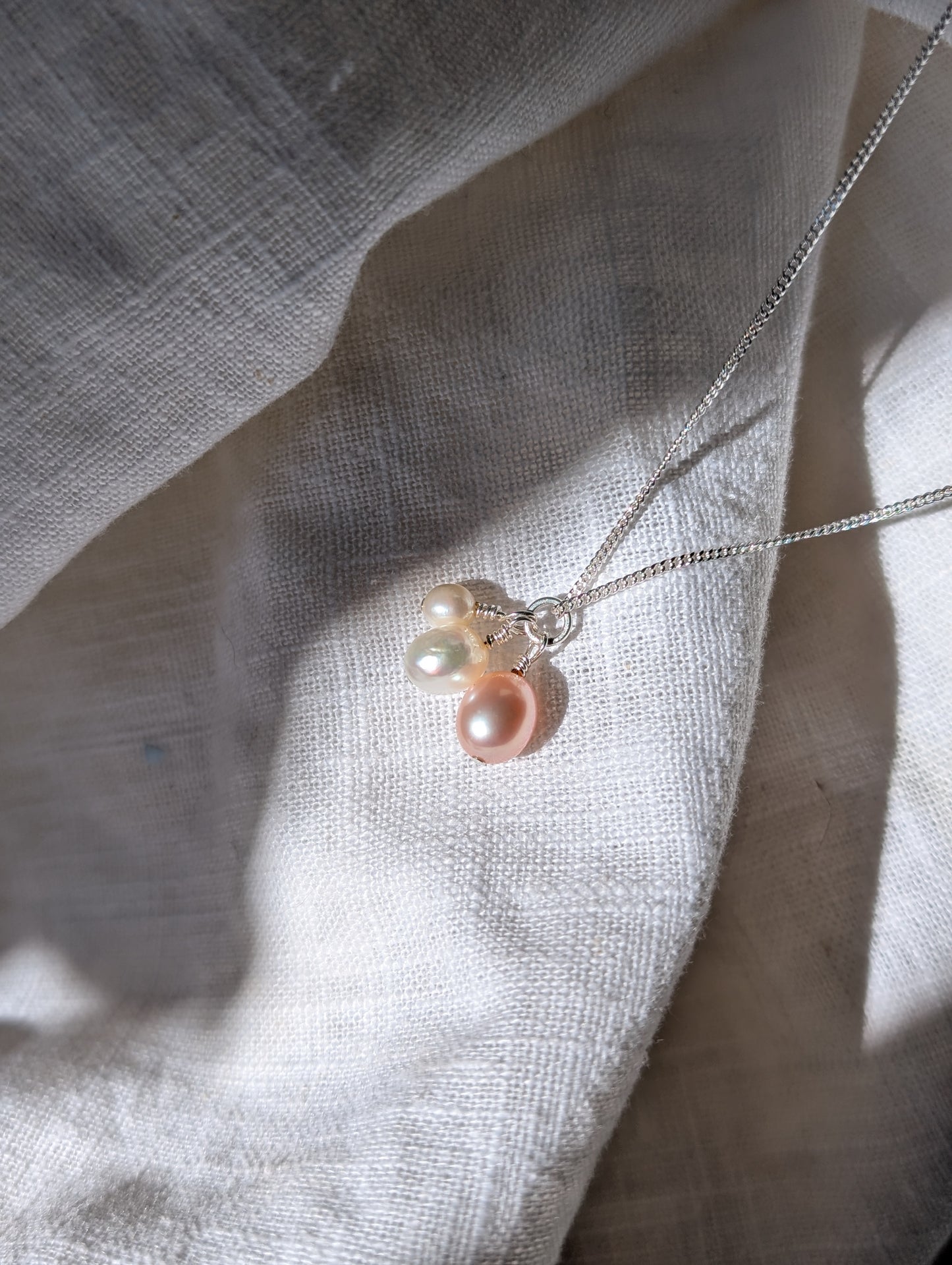 Terza pretty pearl pendant