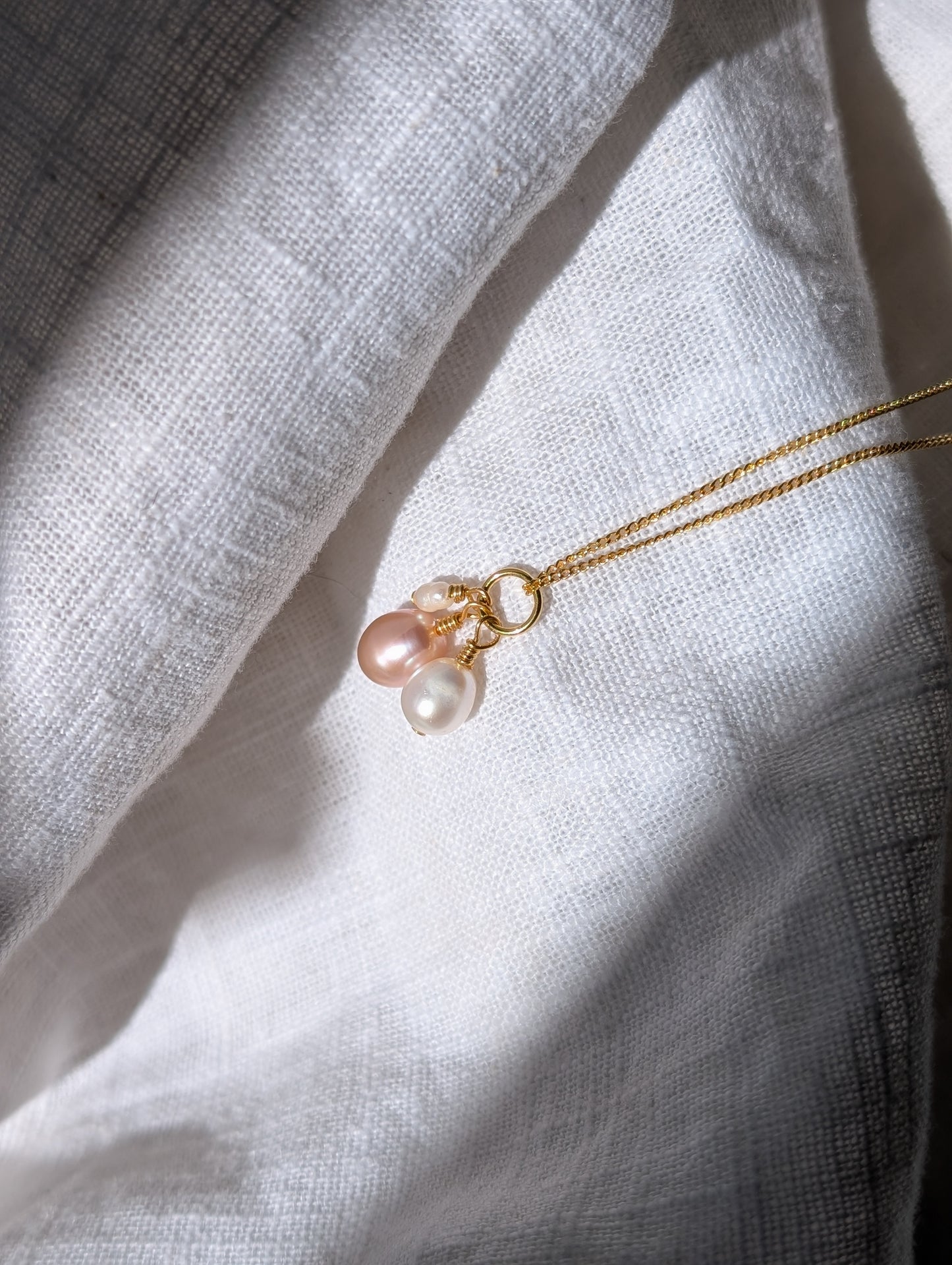 Terza pretty pearl pendant