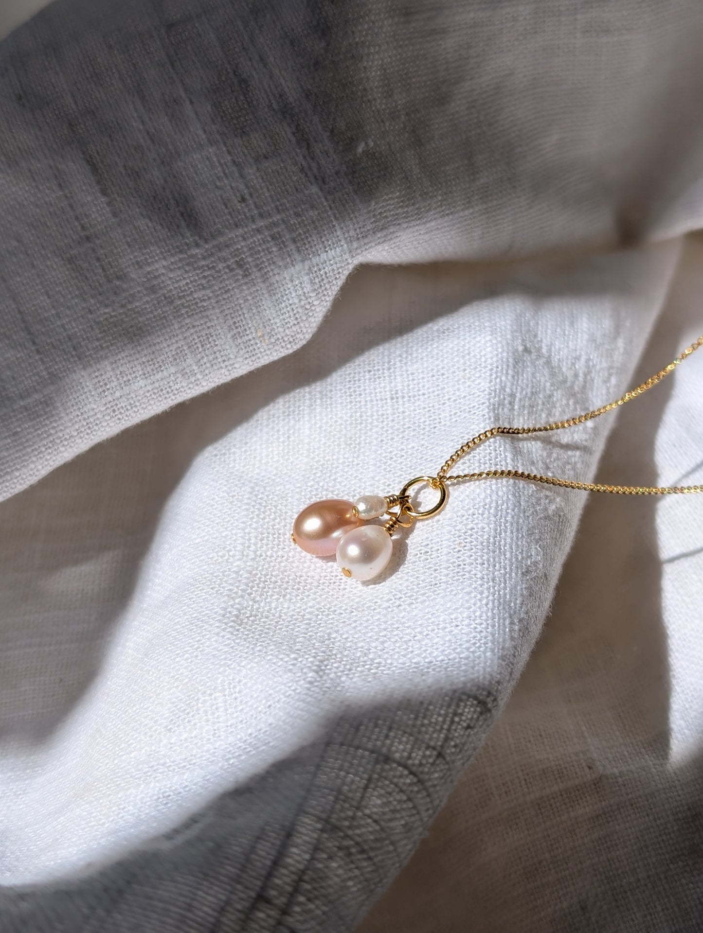 Terza pretty pearl pendant