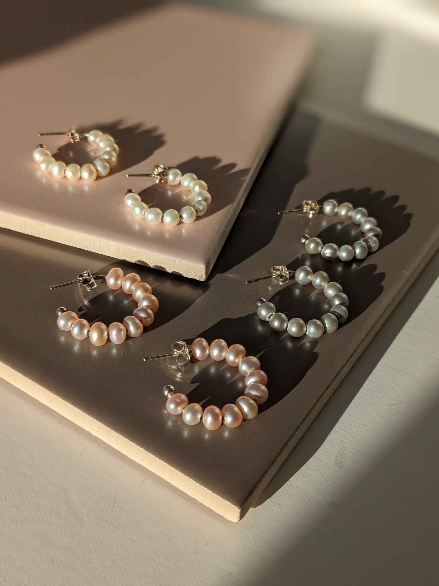 Perla multi-pearl hoop earrings