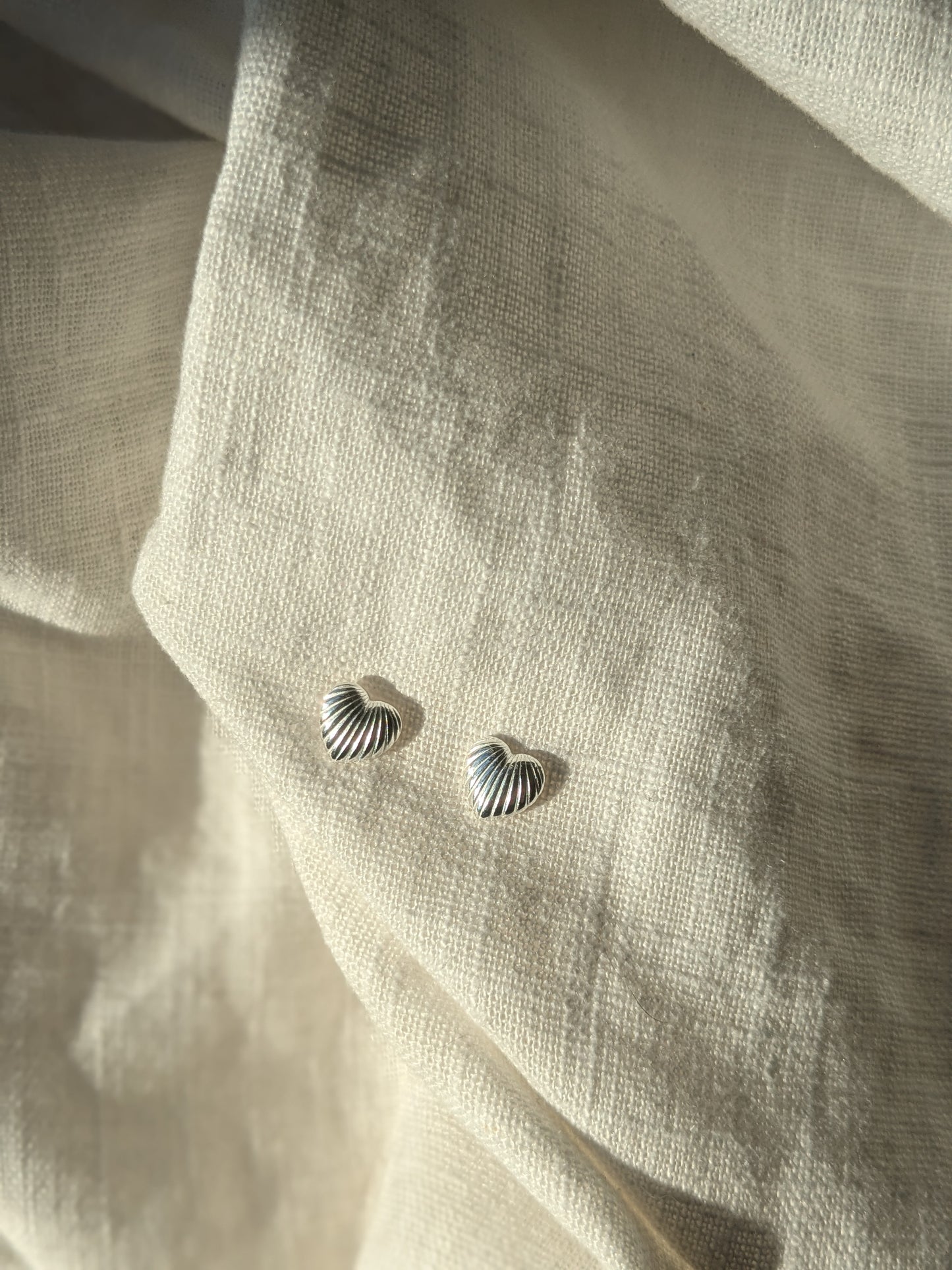 Anju Scalloped Heart Studs