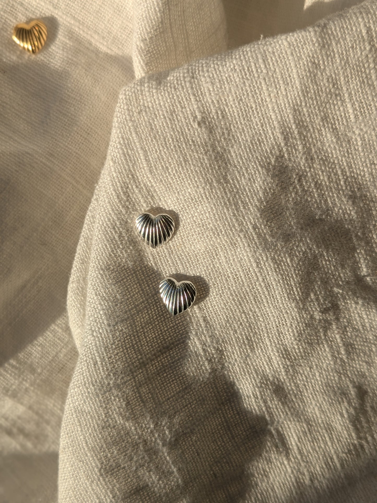 Anju Scalloped Heart Studs