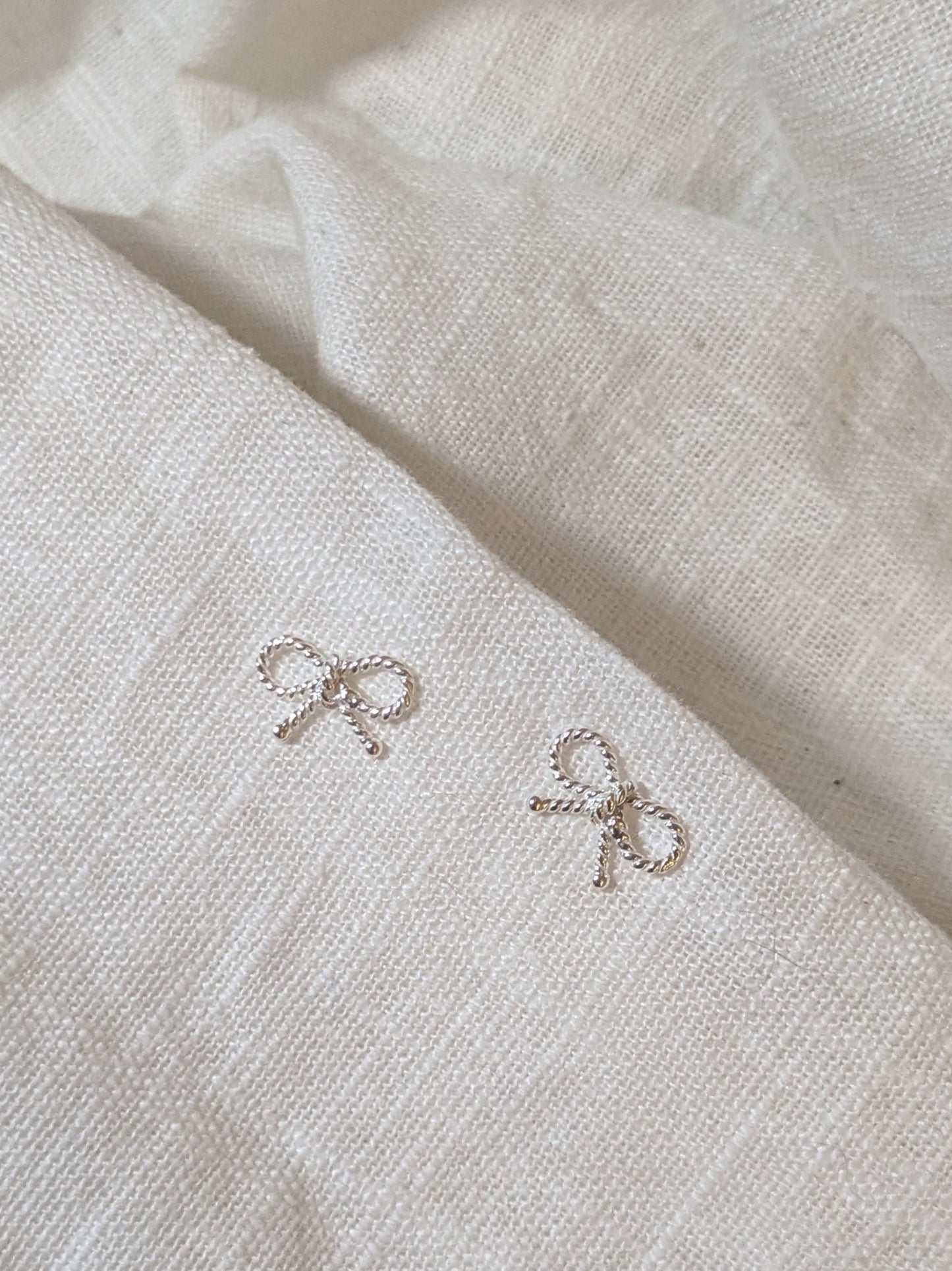 Evander Bow Stud's in sterling silver