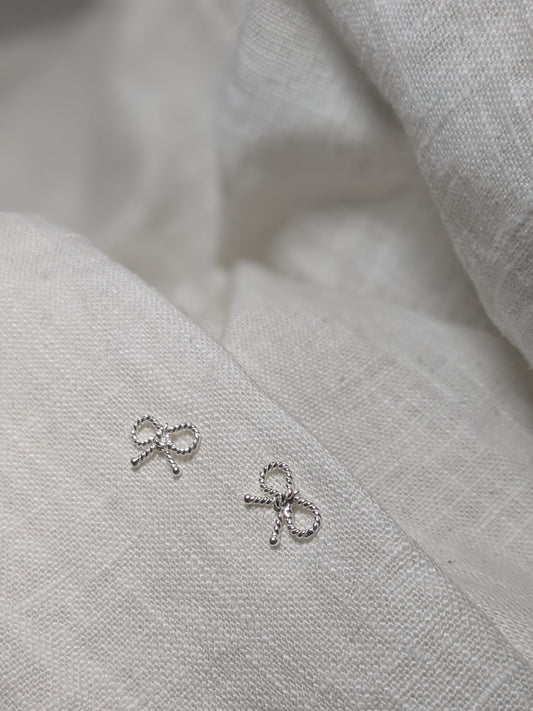 Evander Bow Stud's in sterling silver