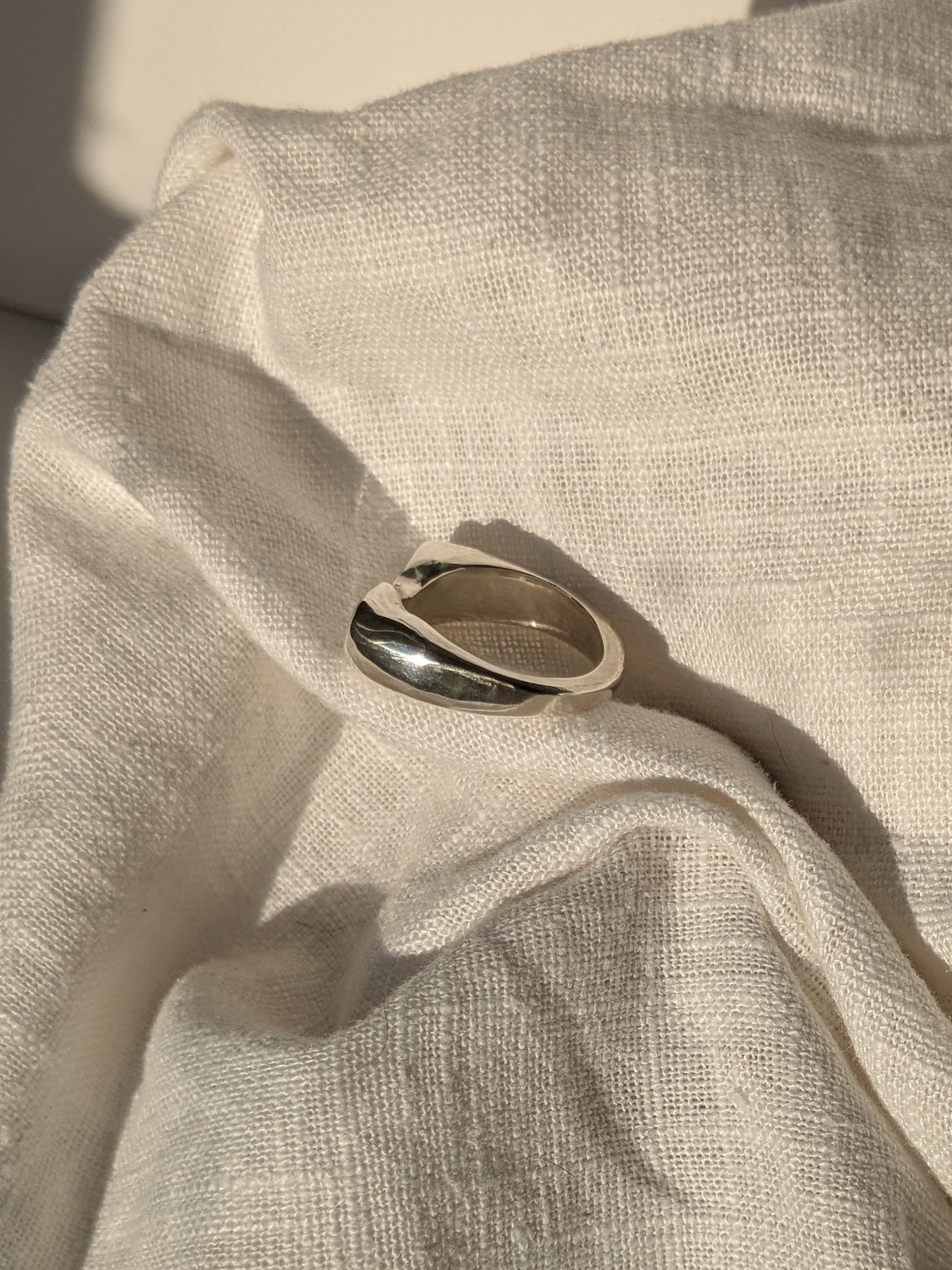 Vague Slieve Signet Ring - Silver