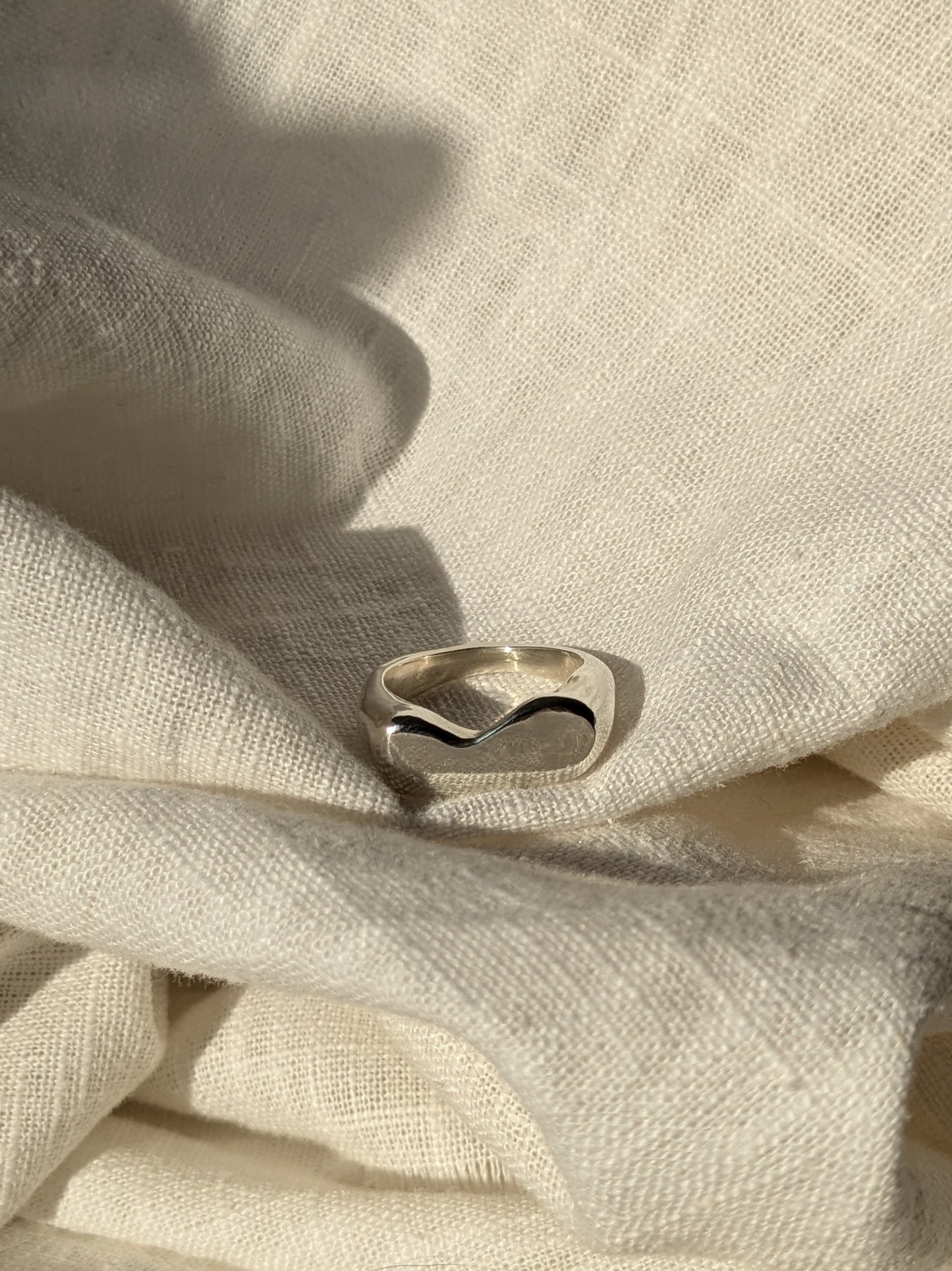 Vague Slieve Signet Ring - Silver