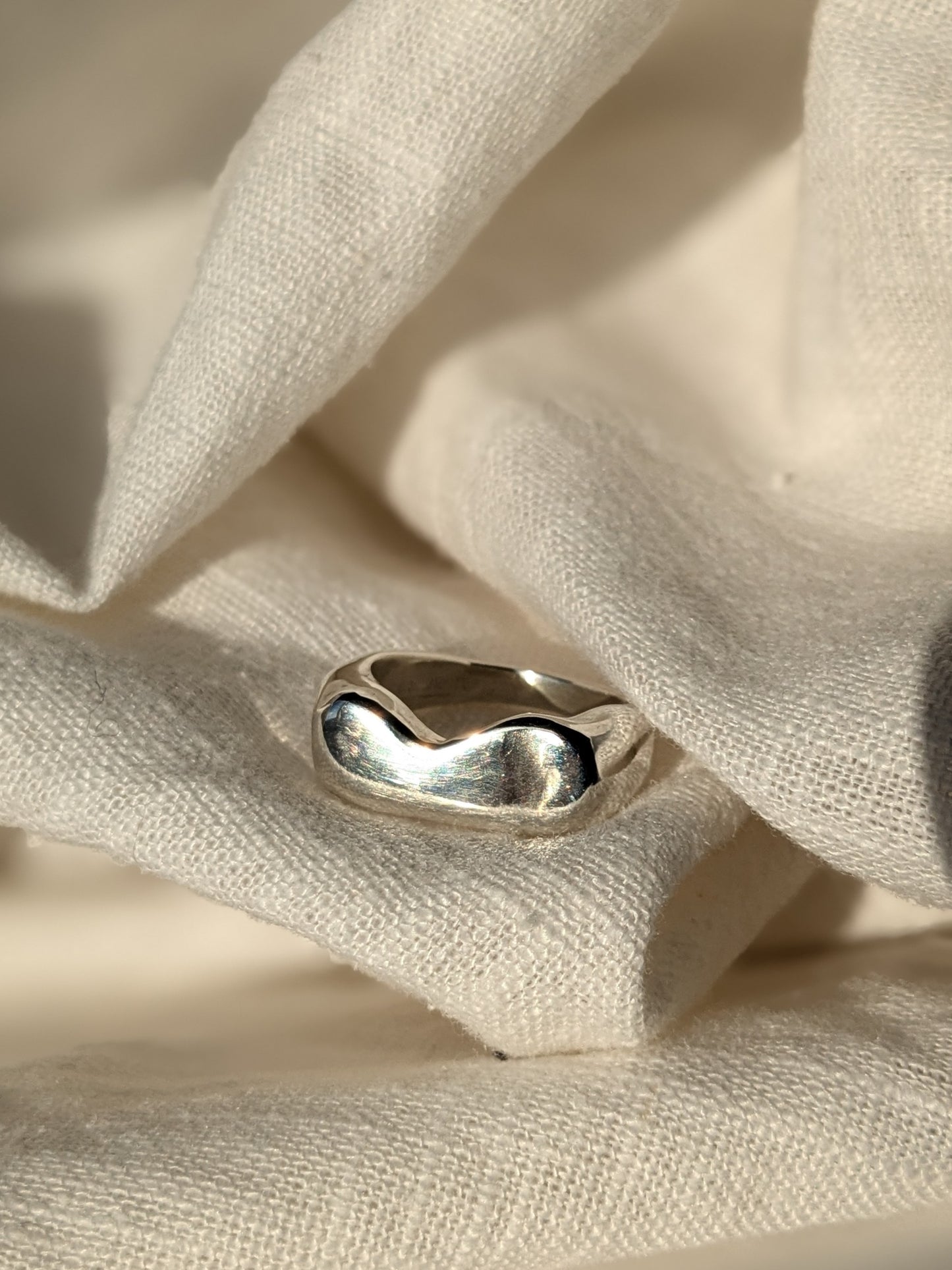 Vague Slieve Signet Ring - Silver