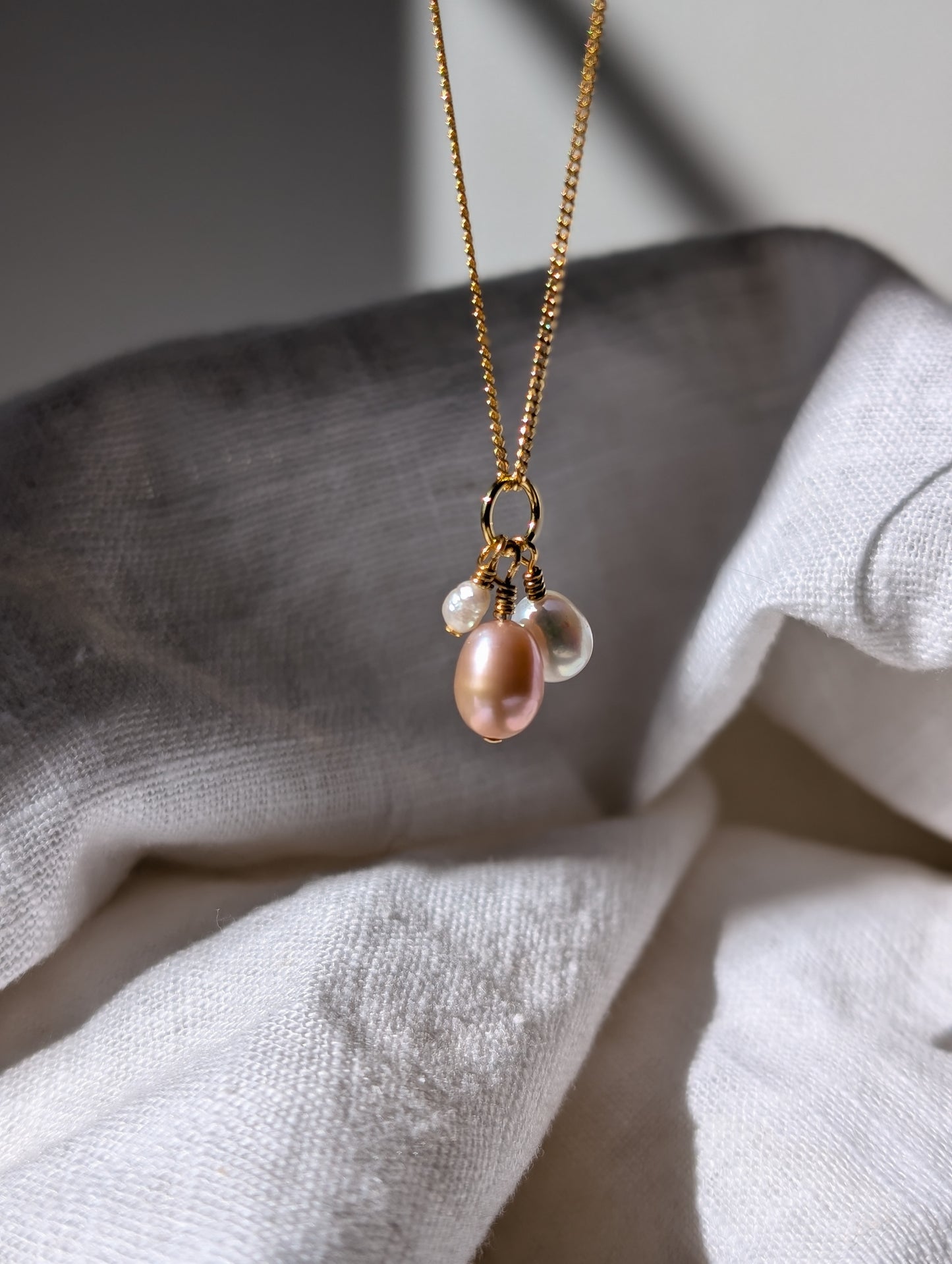 Terza pretty pearl pendant