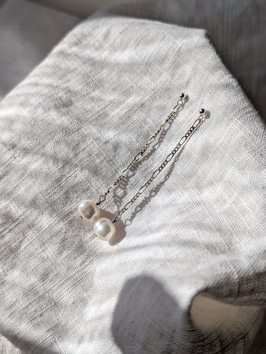 Figaro Potato Pearl earrings