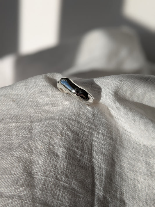 Smooth lava 1.4 silver ring