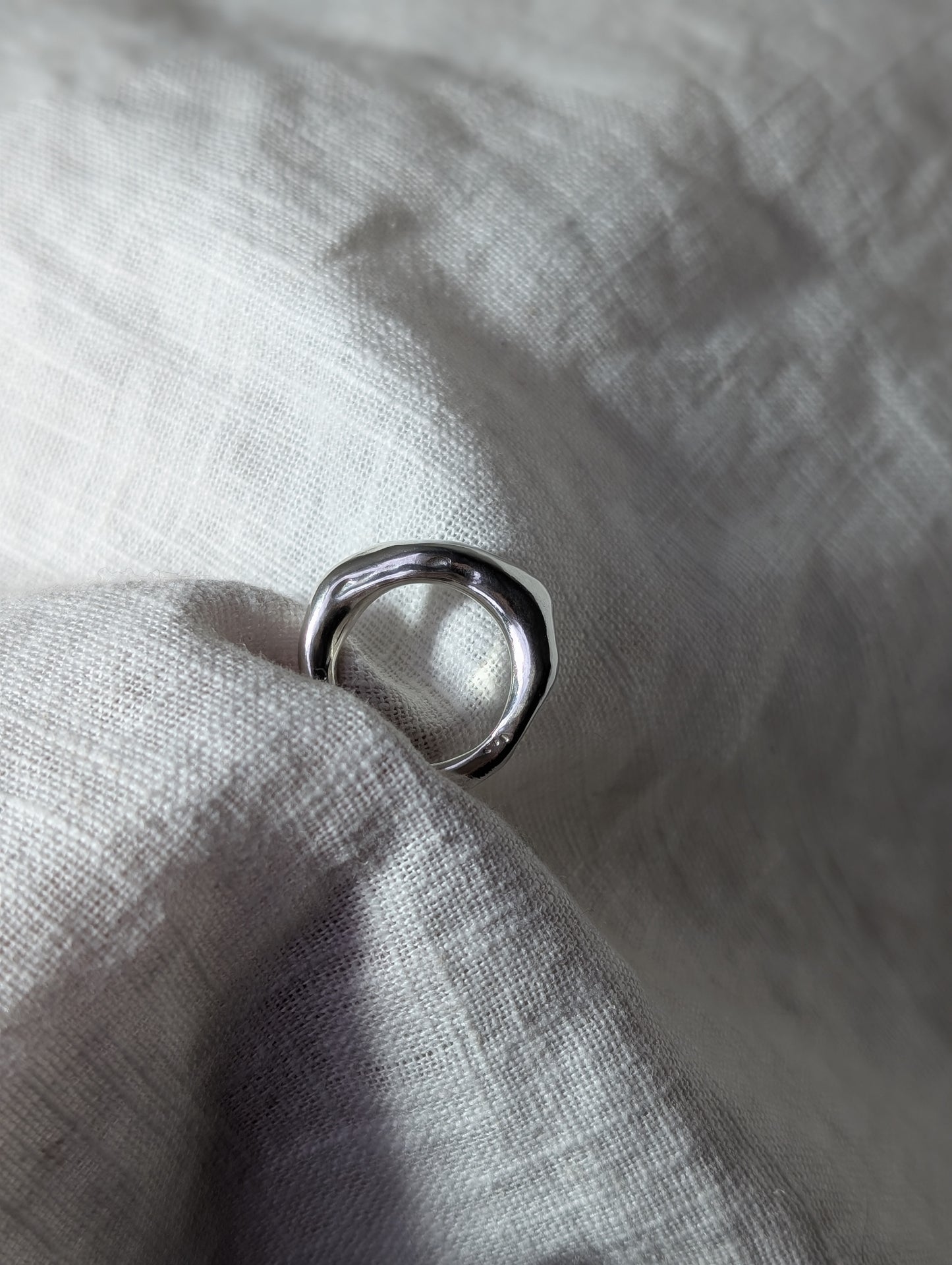 Smooth lava silver ring 1.5