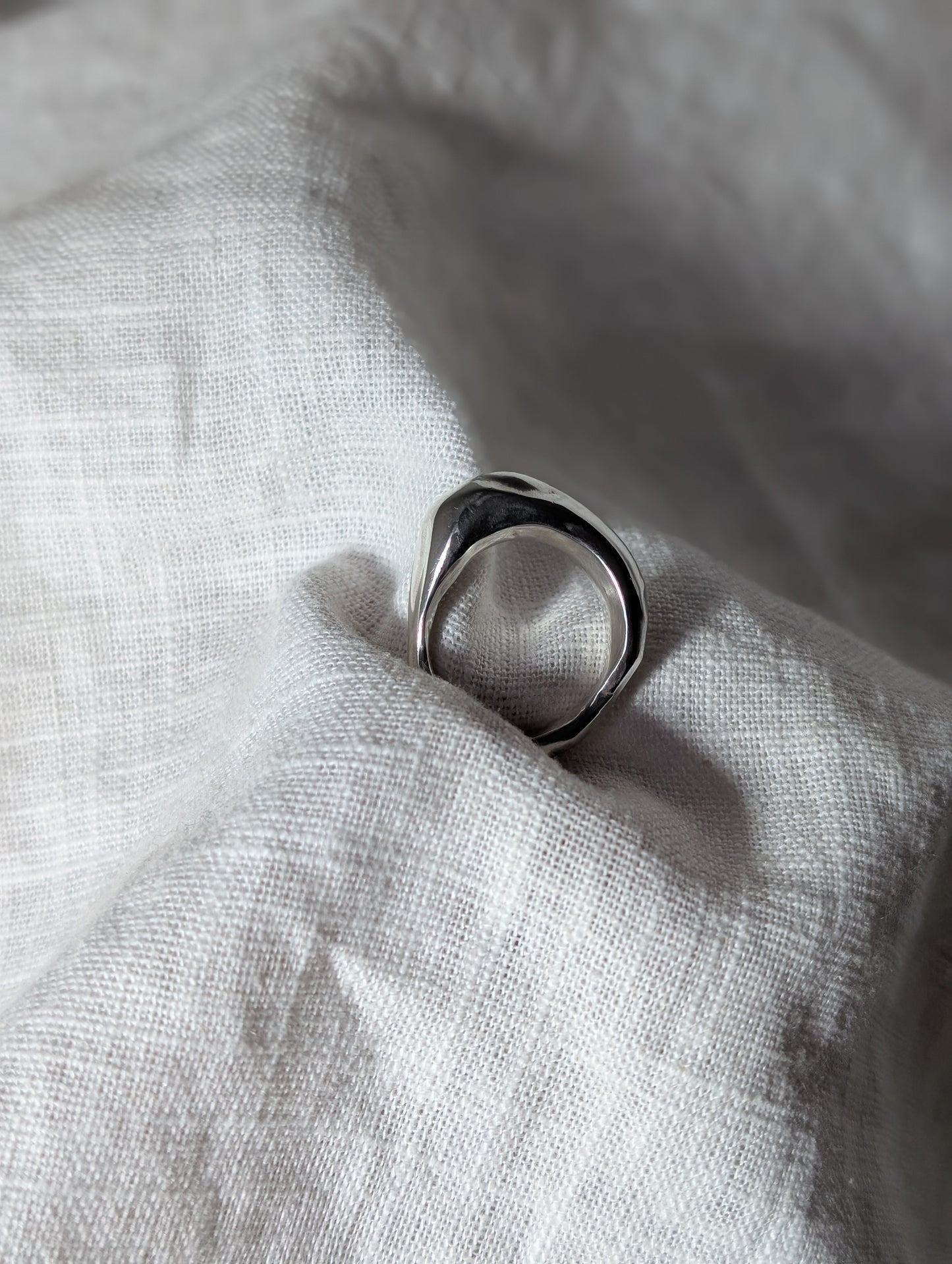 Smooth lava silver ring 1.4