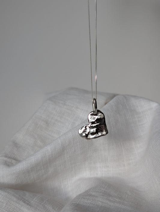 Grá love heart necklace