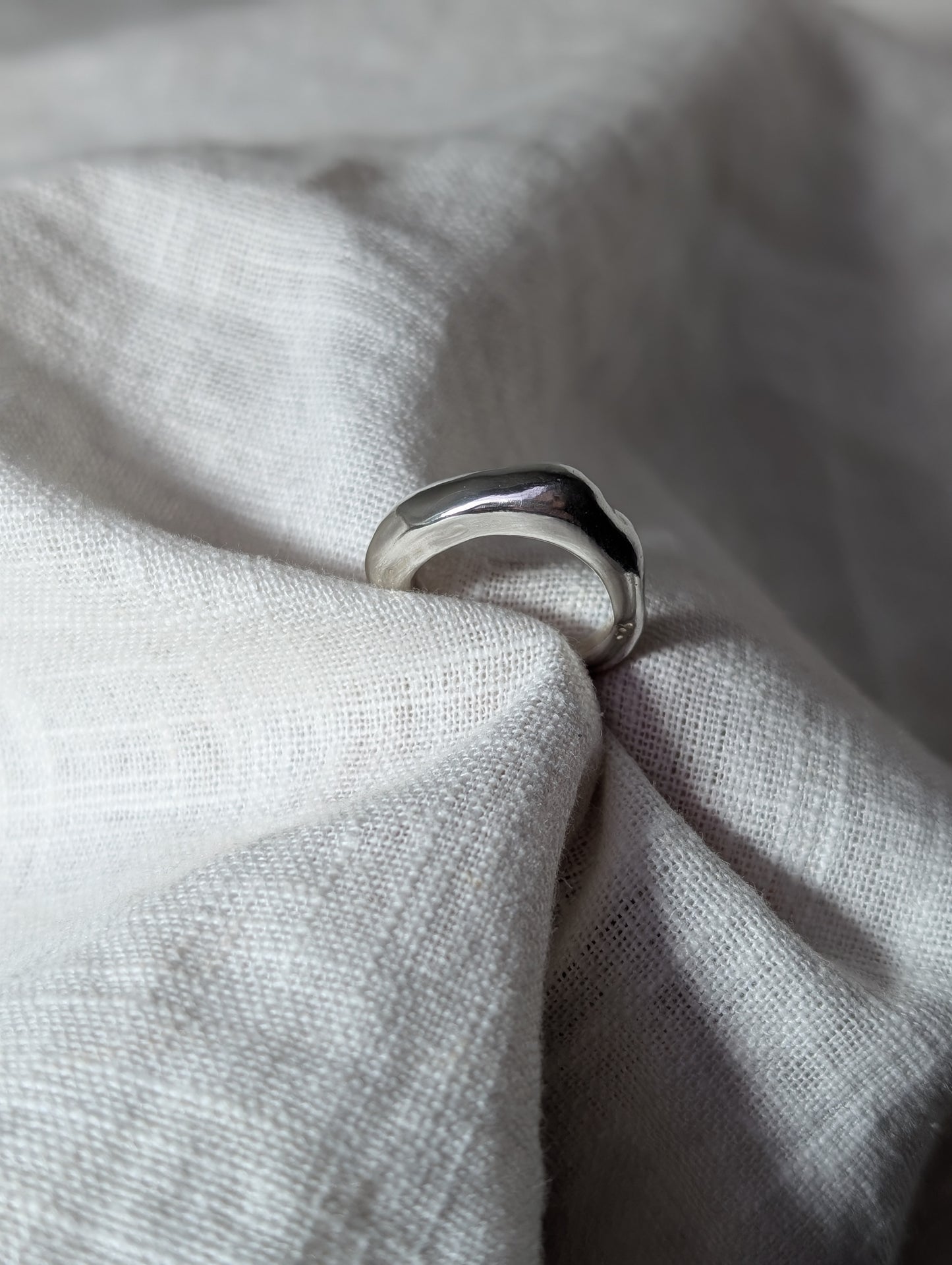 Smooth lava silver ring 1.5