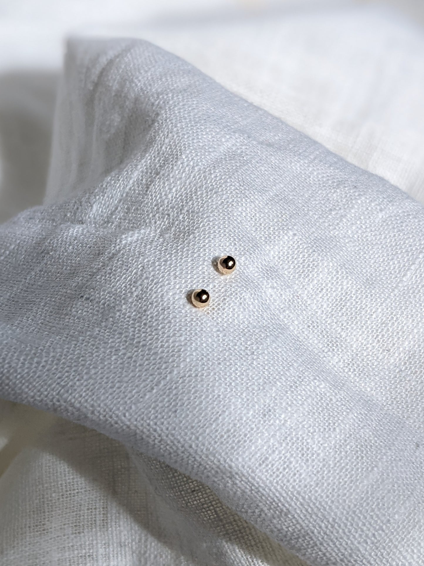 9ct Solid Gold Dot Studs